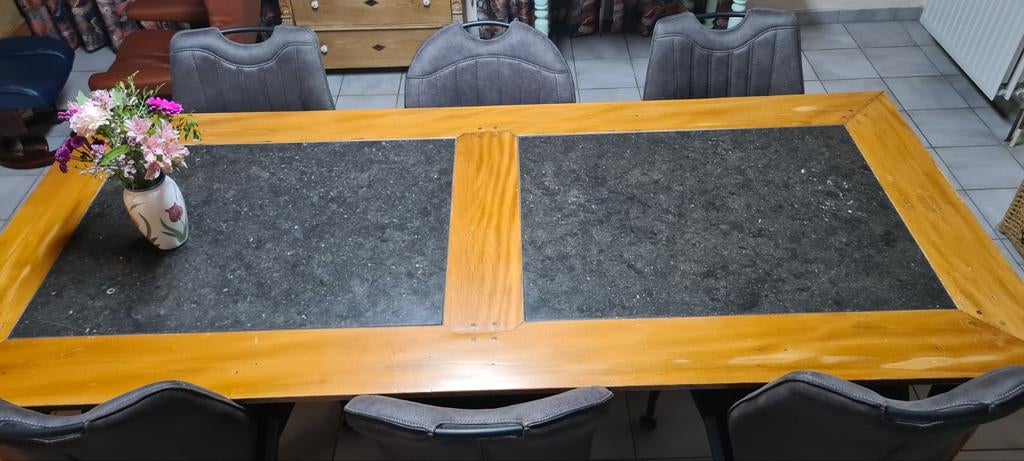 Wuustwezel. Mooie grote tafel., Ophalen