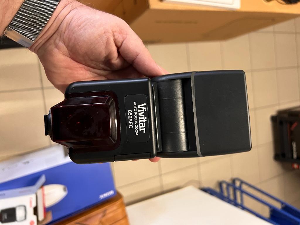 Vivitar Auto Focus Zoom 850AFC, Audio, Tv en Foto, Foto | Flitsers, Ophalen of Verzenden, Zo goed als nieuw, Overige merken, Kantelbaar