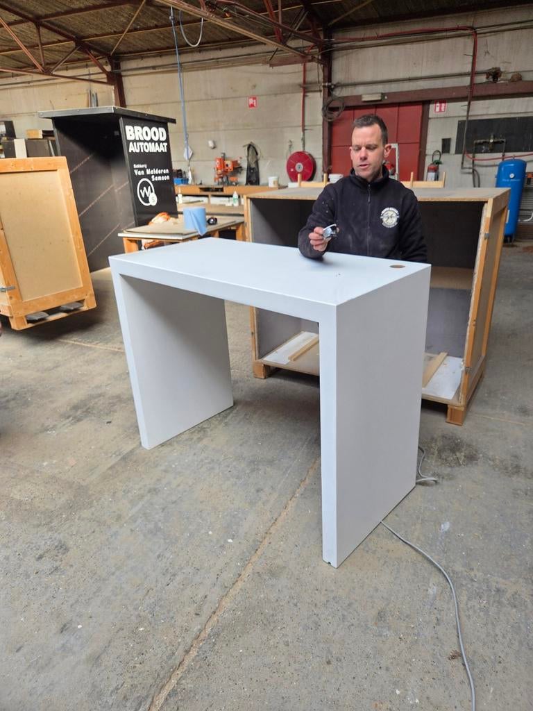 Beursbalie / receptiemeubel op maat – strak wit design, Ophalen