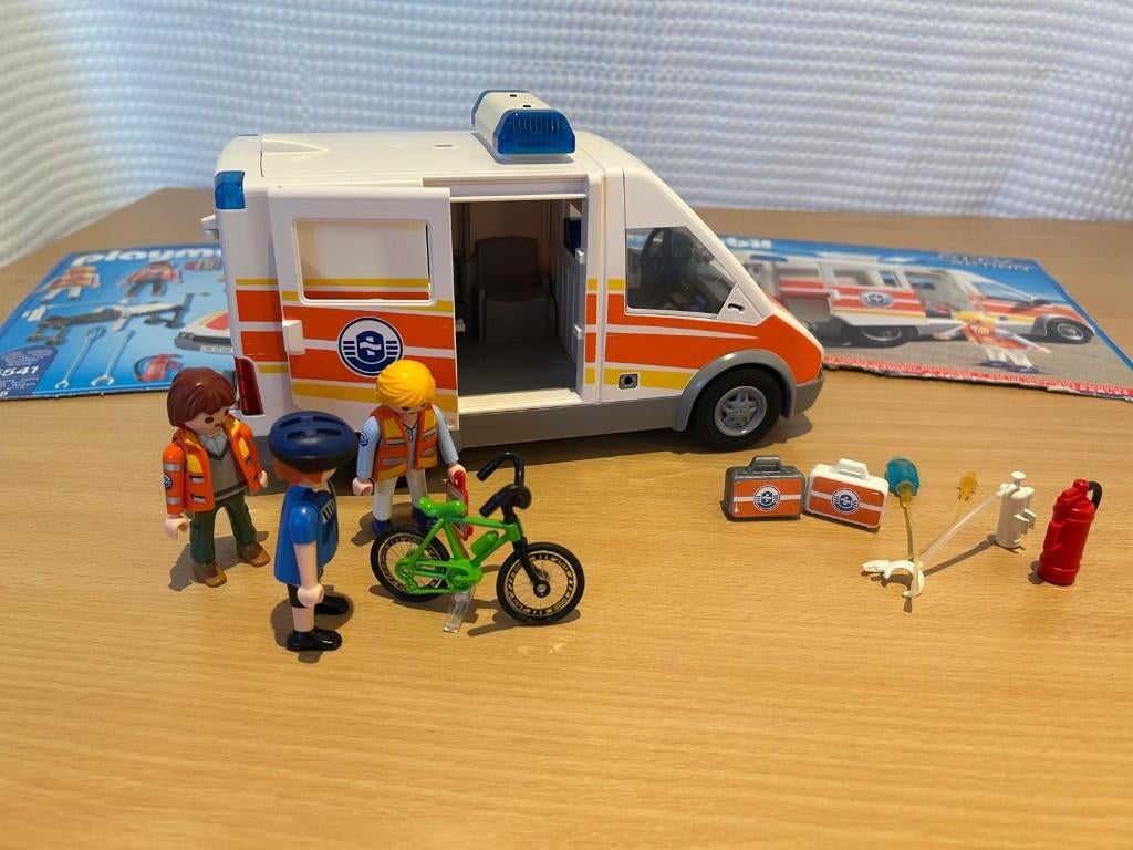 PLAYMOBIL Ziekenwagen met licht en geluid - 6685, Kinderen en Baby's, Speelgoed | Playmobil, Ophalen of Verzenden, Zo goed als nieuw