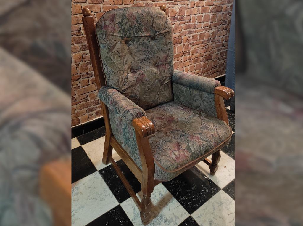 Fauteuil en chêne et velours à motif végétal, 75 à 100 cm, Végétal, Enlèvement, Utilisé