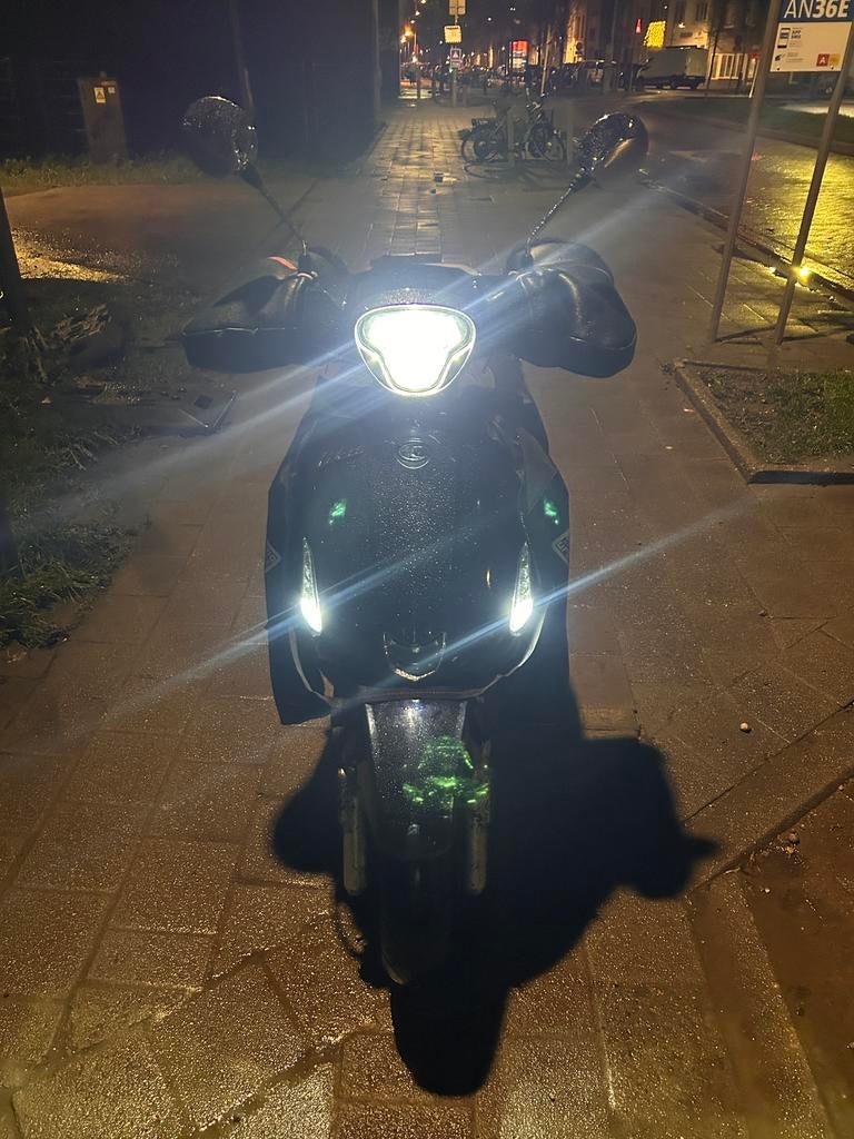 Scooter Kymco Like 50cc, Fietsen en Brommers, Scooters | Kymco, Ophalen, Klasse A (25 km/u), Zo goed als nieuw, Like