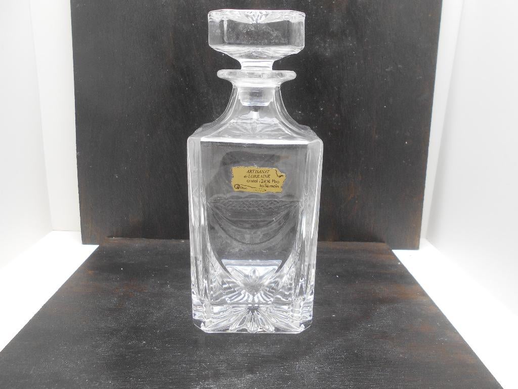 superbe carafe à whisky  en cristal de Lorraine taillé main, Enlèvement ou Envoi