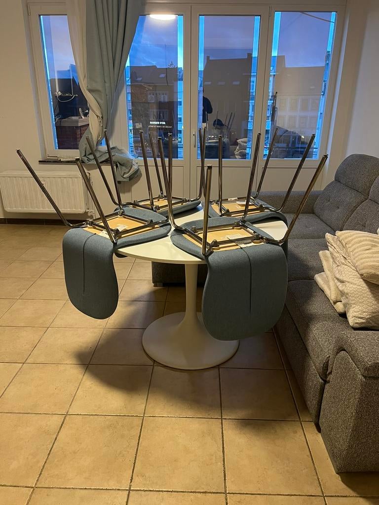 Table ronde + 4 chaises, Enlèvement, Comme neuf