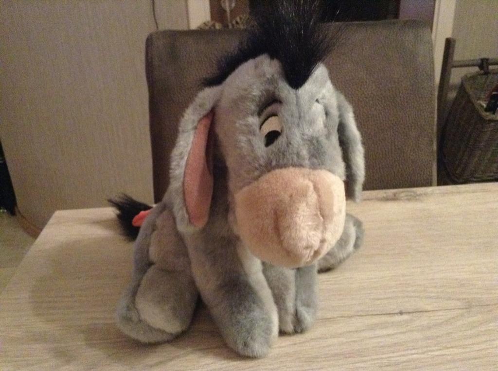 Personnage en peluche Disney Winnie l'ourson Eyor (28 cm), Enlèvement ou Envoi, Comme neuf, Autres types