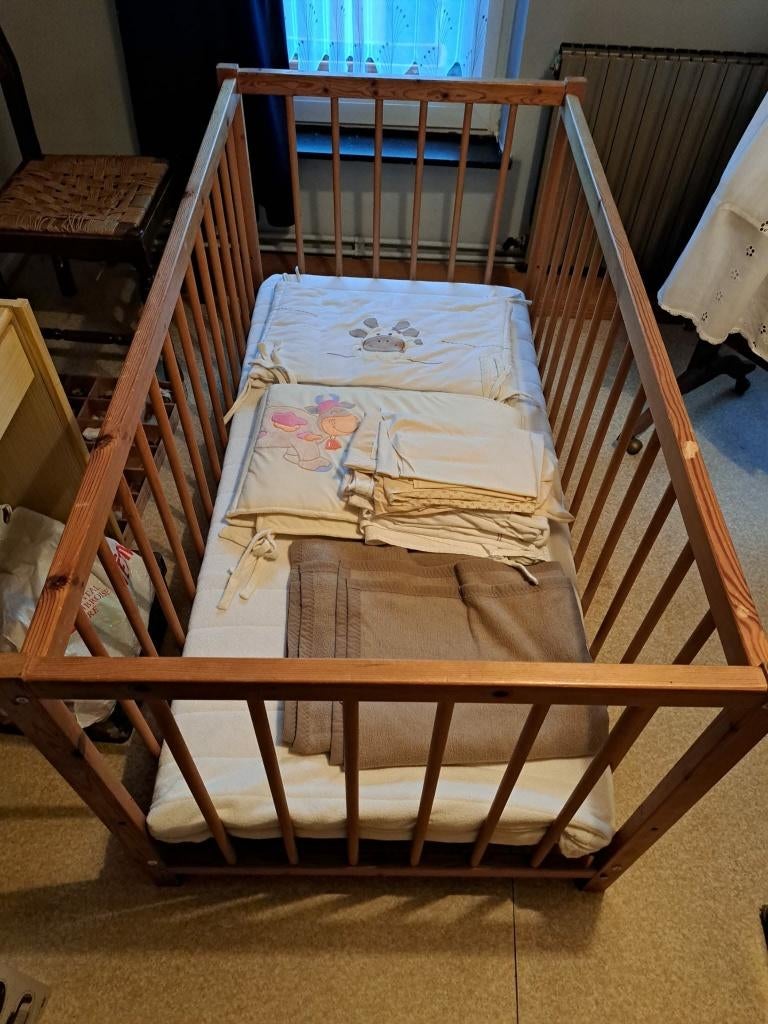 Babybed + kinderbedbumper, lakens en deken, Ophalen, Gebruikt