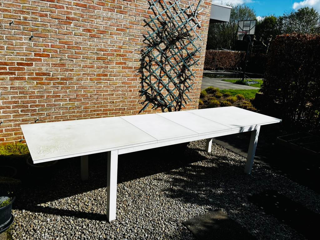 Witte tuintafel met glazen blad en 6 tuinstoelen, Tuin en Terras, Ophalen, Zo goed als nieuw