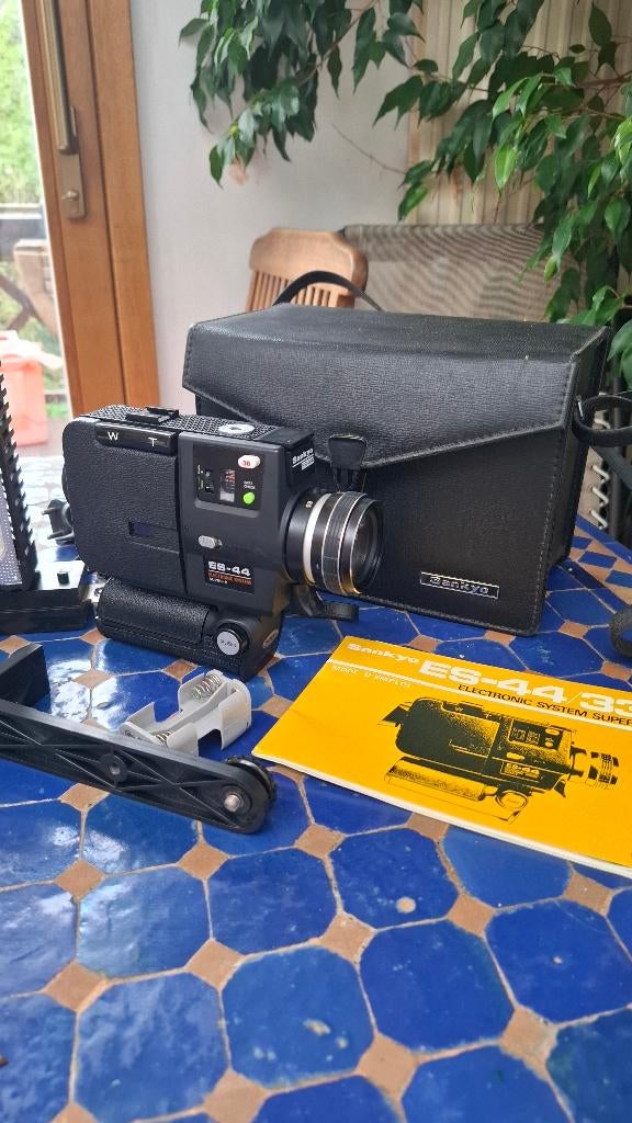 Sankyo ES.44 + éclairage + valisette, Enlèvement, 1960 à 1980, Caméra