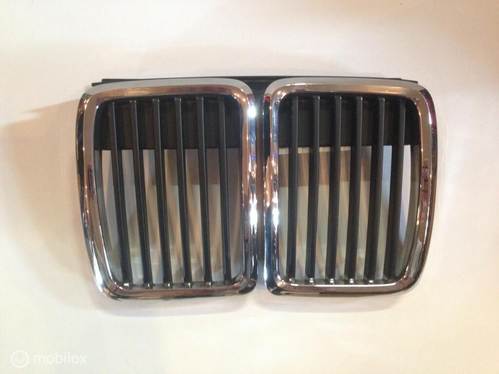 Grille midden origineel chroom BMW 3-serie E30 ('83-'92), Autos : Pièces & Accessoires, Carrosserie & Tôlerie, BMW, Neuf, Enlèvement ou Envoi