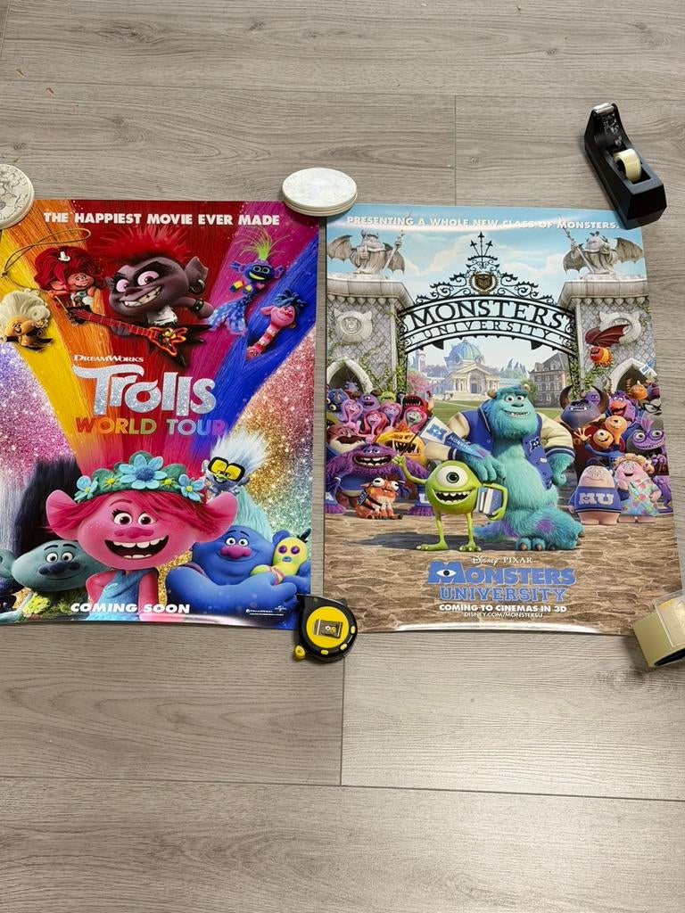 Nieuw 2 Film Posters Trolls & Monsters University Set poster, Ophalen of Verzenden, Nieuw, Film, Poster