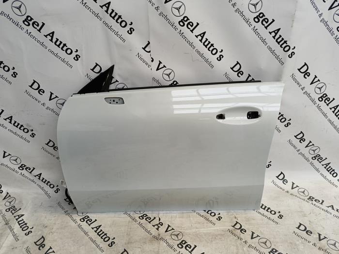 Portier 4Deurs links-voor van een Mercedes CLA (9144), Gebruikt, -, Deur, Ophalen of Verzenden