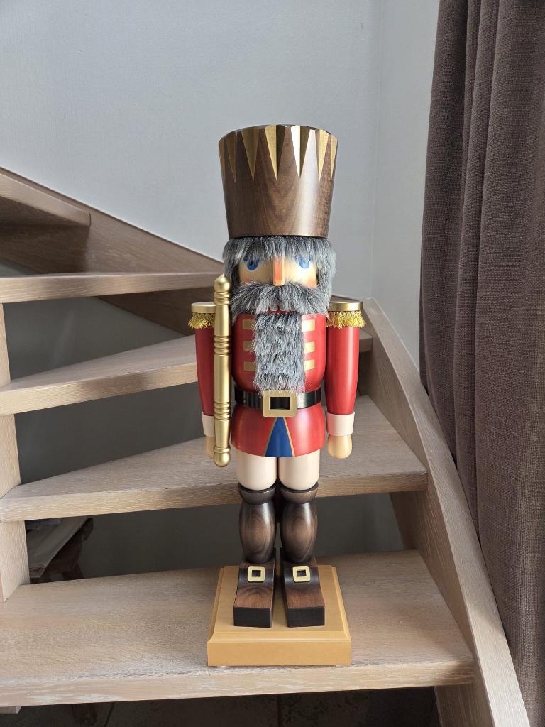 Houten notenkraker 72 cm hoog, Ophalen