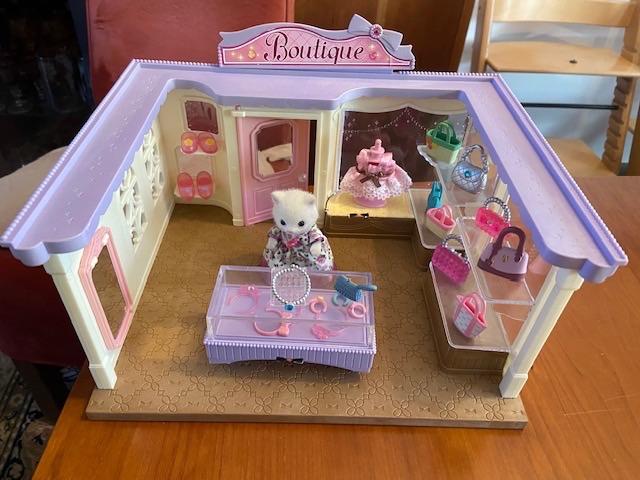 Sylvanian Boutique met verkoopster voor Perzische katten., Kinderen en Baby's, Speelgoed | Poppenhuizen, Ophalen of Verzenden