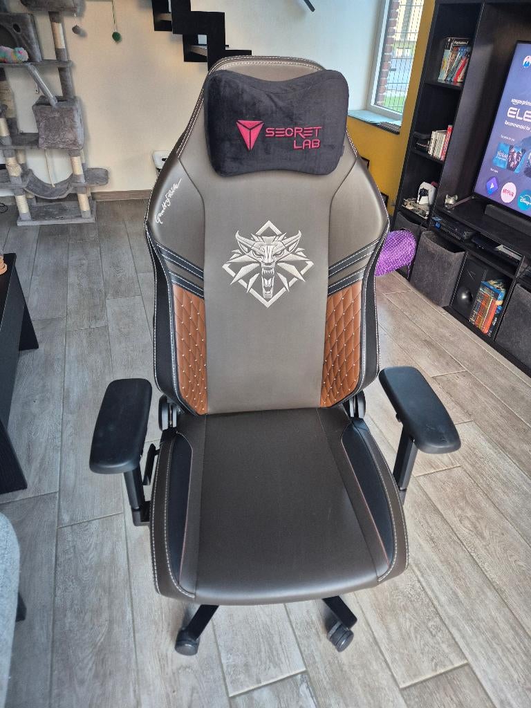 Secretlab Titan Evo (Regular) – The Witcher Edition, Huis en Inrichting, Ophalen, Gebruikt, Bruin, Gaming bureaustoel