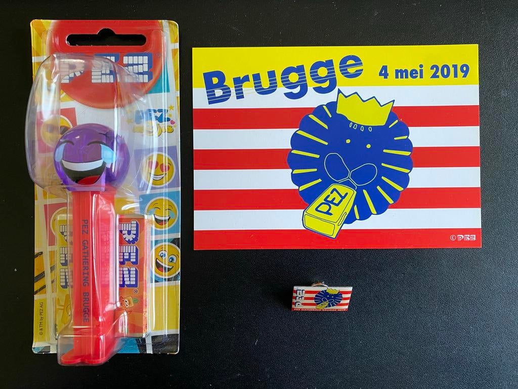Pin carte postale et pez Pez convention belge de Pez 2019, Collections, Jouets miniatures, Neuf, Enlèvement ou Envoi
