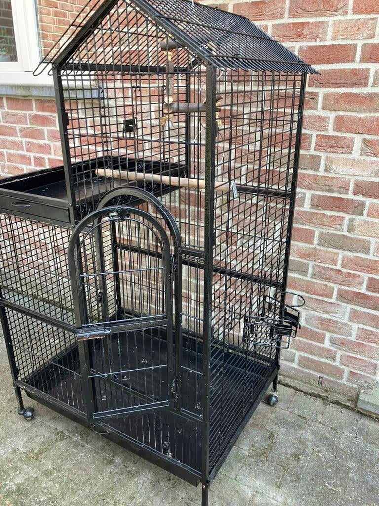 LUXE PAPEGAAIENKOOI "KASTEELTJE" + TOEBEHOREN NU 180 EURO, Ophalen, Zo goed als nieuw, Metaal, Volière