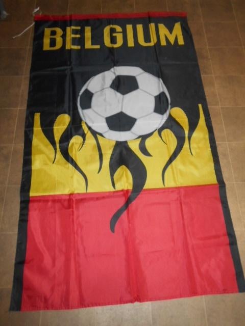 Vlaggen België-Rode duivels / Per vlag 5 € / 3 voor 10 €, Diversen, Vlaggen en Wimpels, Zo goed als nieuw, Ophalen of Verzenden