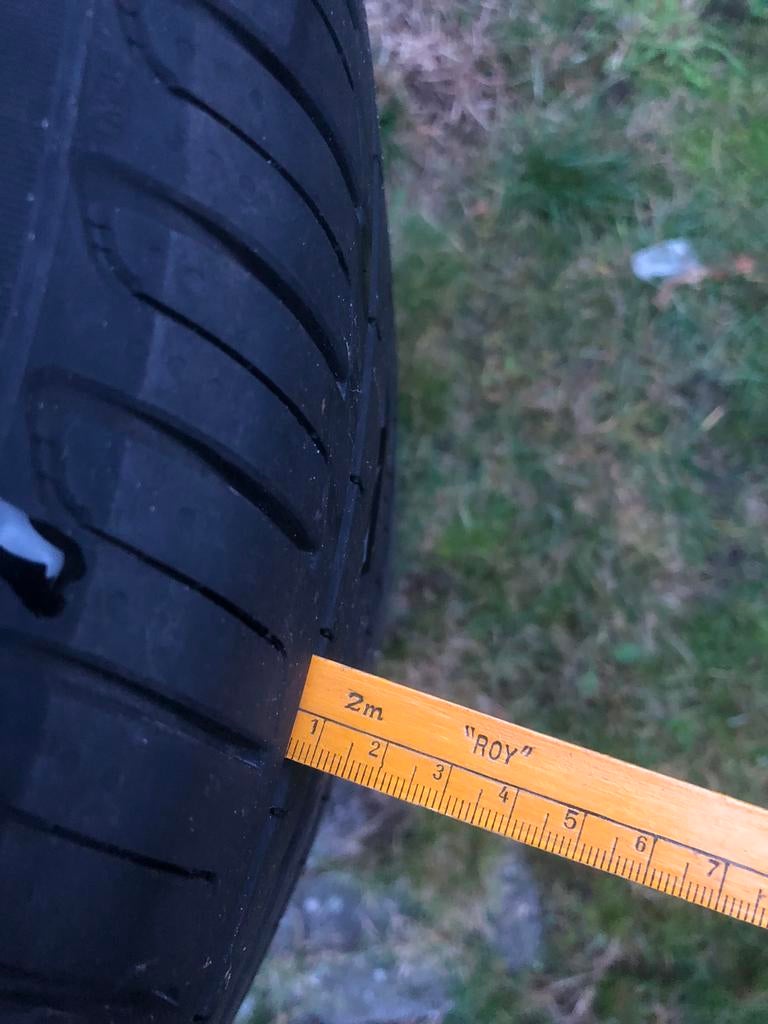 Joli jeu de pneus d'été BMW sur la jante. Courez à plat, Enlèvement, Pneus été, Pneu(s)