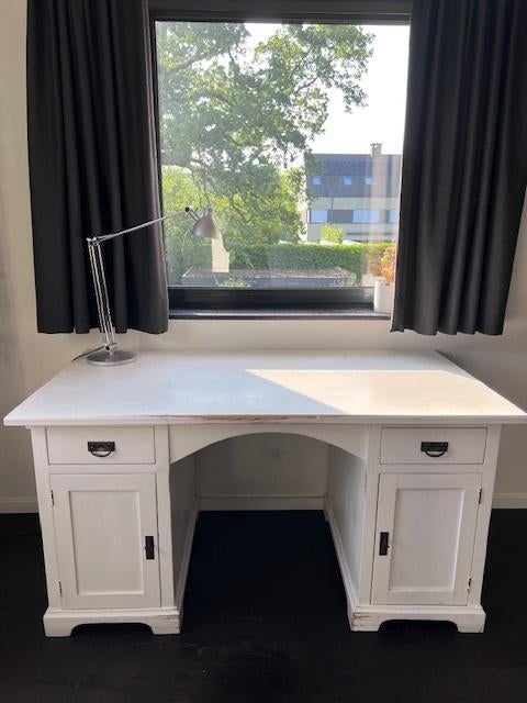 Charmant wit houten bureau, Ophalen