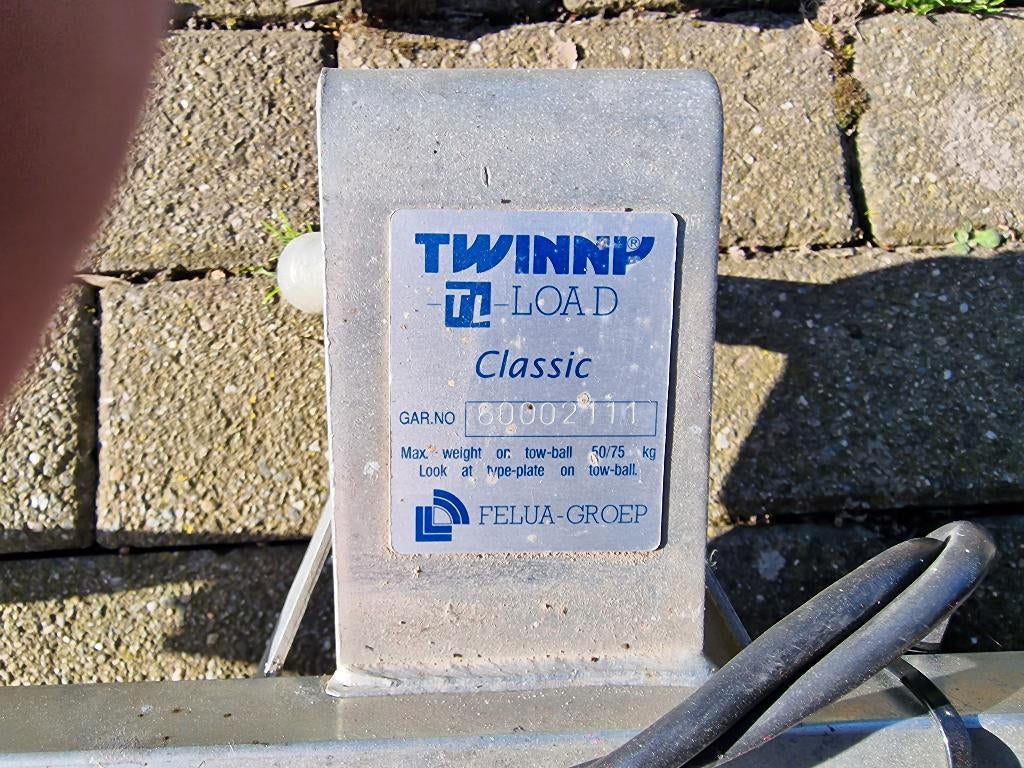 Porte-vélos TWINNY pour deux vélos., Autos : Divers, Porte-vélos, Support d'attelage, 2 vélos, Pneus larges, Comme neuf