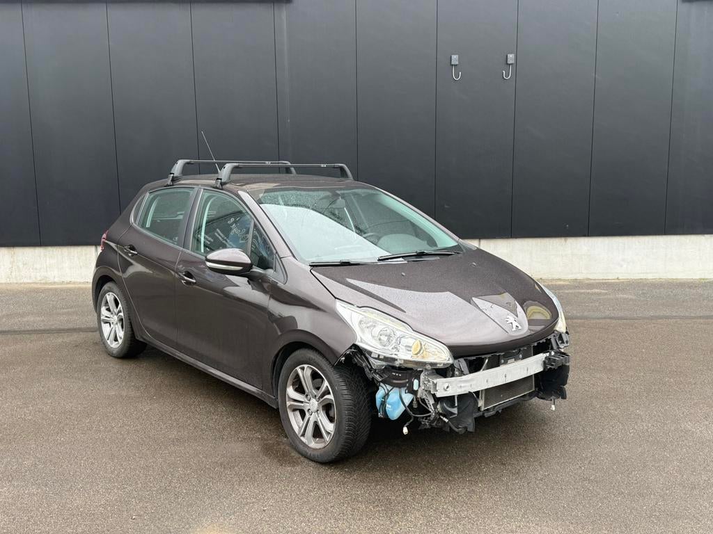 Peugeot 208 1.4 Essence 51 000 km, Autos, Euro 5, Achat, Boîte manuelle, 5 portes