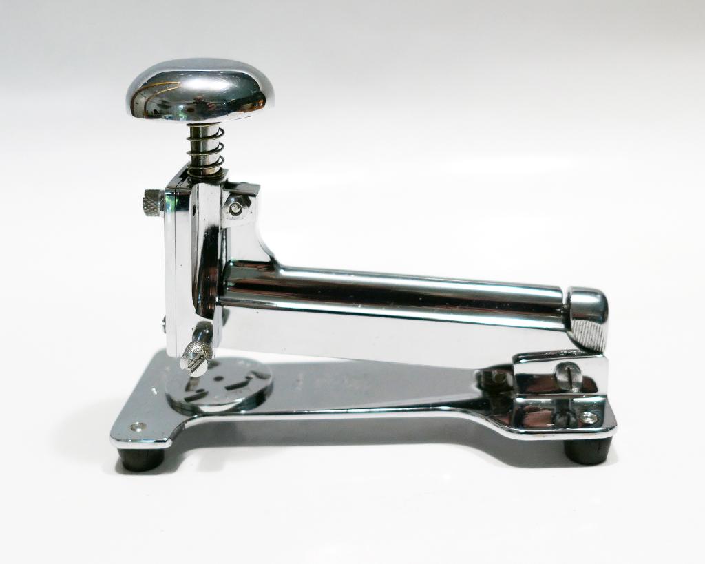 Agrafeuse vintage 1970 design El Casco Modele M-15, Antiquités & Art, Enlèvement ou Envoi