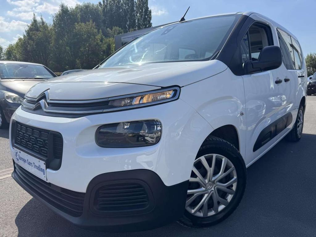 Citroën Berlingo XL 1.5 100CH 1ÈRE MAIN 9496€ HT CARPLAY, Stof, Gebruikt, Zwart, Wit