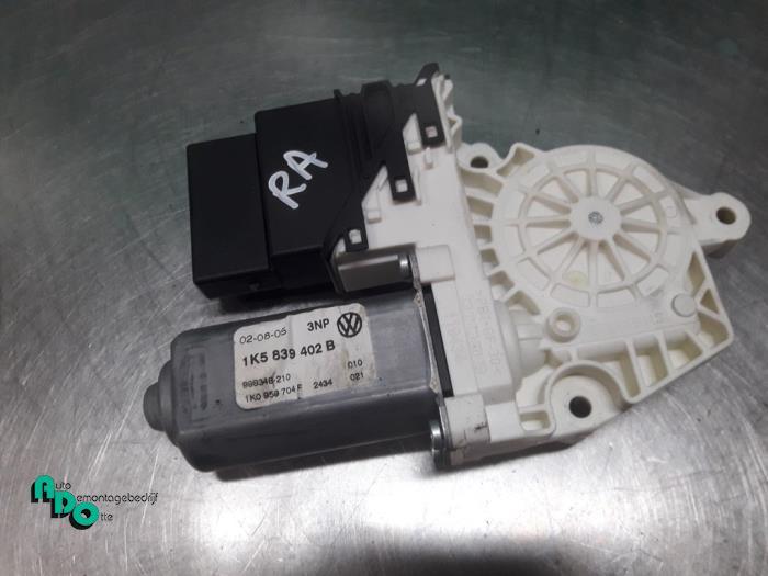 Moteur de vitre portière d'un Volkswagen Jetta (Jetta 05-), Volkswagen, -, 3 mois de garantie, Utilisé