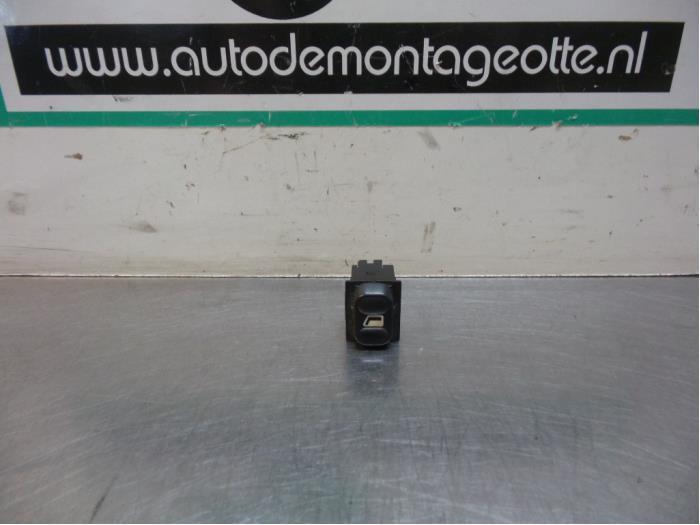 Commutateur vitre électrique d'un Citroen Berlingo (Berling, -, Utilisé, -, -