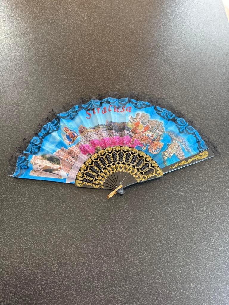 Éventail tissus Siracuse, Bijoux, Sacs & Beauté, Parapluies, Enlèvement ou Envoi, Comme neuf