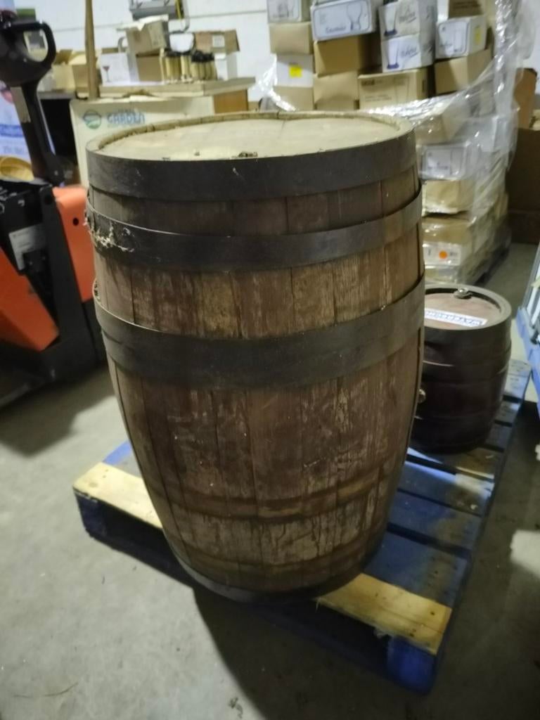 Groot oud houten vat, Ophalen