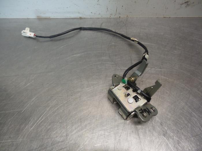 Slotmechaniek Achterklep van een Toyota Yaris (Yaris 1 00-), Gebruikt, -, -, Ophalen of Verzenden