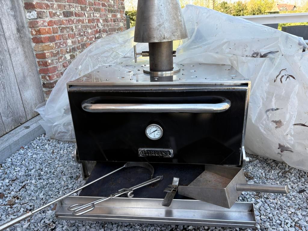 Four à charbon Mibrasa—qualité professionnelle — en bon état, Articles professionnels, Enlèvement, Utilisé, Fours, Fours à micro-ondes et Fours à vapeur