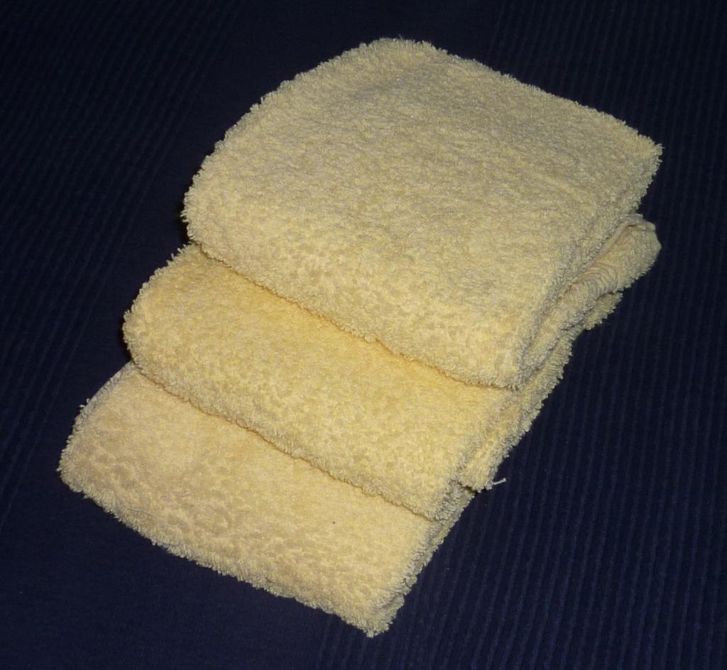 Lot de 3 serviettes de bain Santens – jaune – 80  46 cm, Maison & Meubles, Enlèvement ou Envoi, Utilisé, Jaune, Serviette