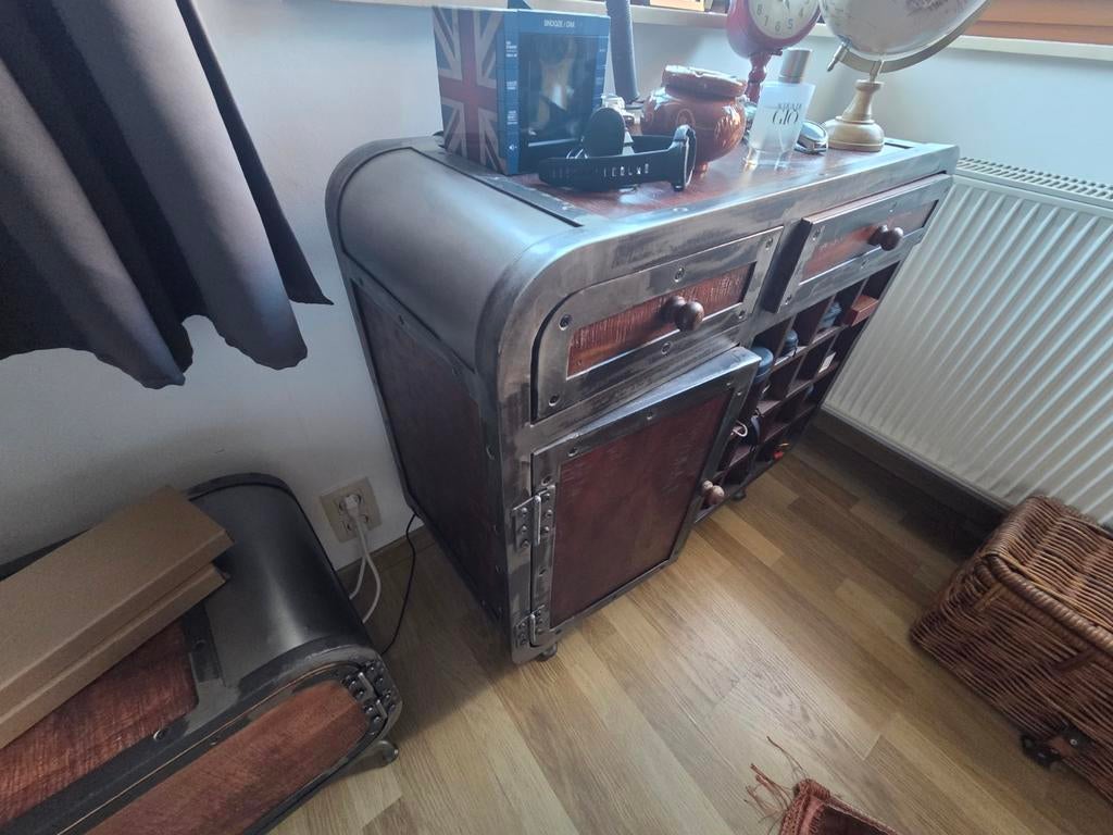 Vintage dressoir met industriële look, Kinderen en Baby's, Kinderkamer | Commodes en Kasten, Ophalen, Commode
