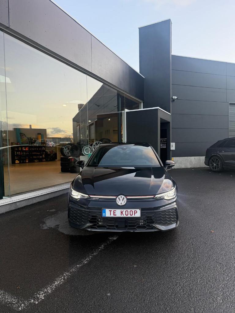 Volkswagen Golf 8 GTI facelift 8,5 led acc headup camera.., Auto's, Stof, 4 cilinders, 1984 cc, Bedrijf