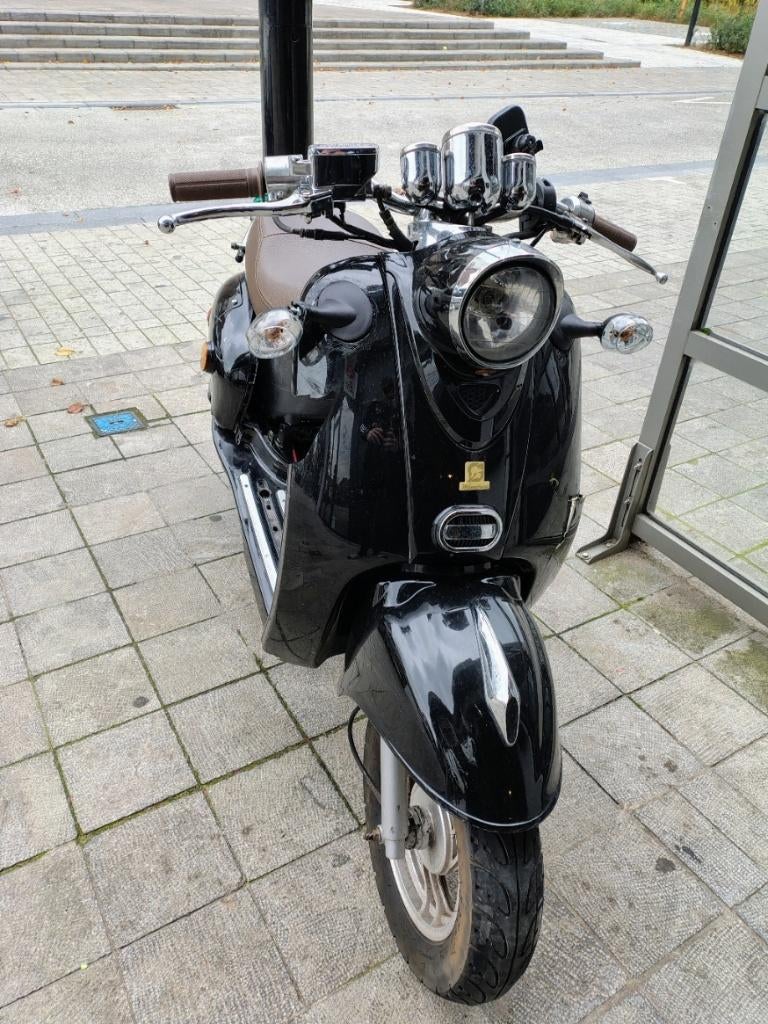 scooter 50 cc minerva, Vélos & Vélomoteurs, Scooters | Marques Autre, Utilisé, Classe B (45 km/h), Essence, Enlèvement