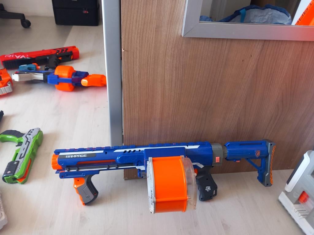 Nerf N-strike Elite met pijltjes, Ophalen