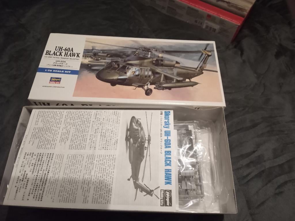 Sikorsky UH-60 Black Hawk, Hobby en Vrije tijd, Overige merken, 1:72 tot 1:144, Helikopter, Nieuw