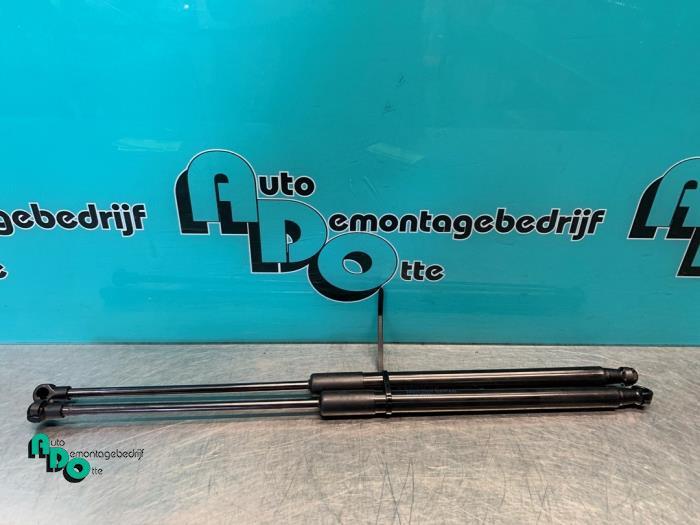 Set Gasdempers Achterklep van een Peugeot 108 (108 14-), Gebruikt, -, -, Ophalen of Verzenden