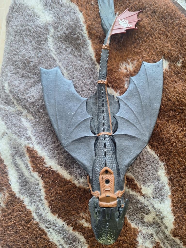 Hoe tem je een draak tandloos, Ophalen, Gebruikt