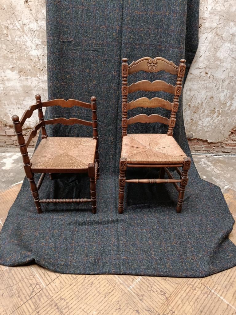 Oude stoelen, Huis en Inrichting, Stoelen, Ophalen