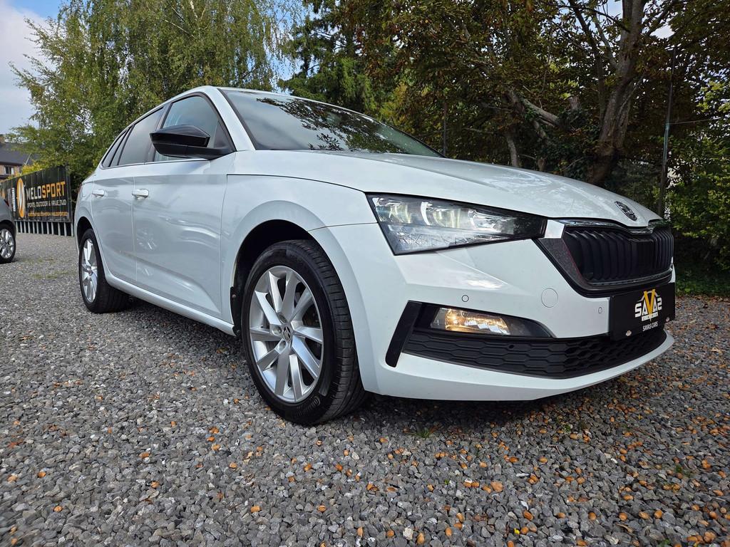 Skoda Scala Scala 1.5 TSI DSG Ambition, 4 cilinders, Wit, Bedrijf, 5 deurs