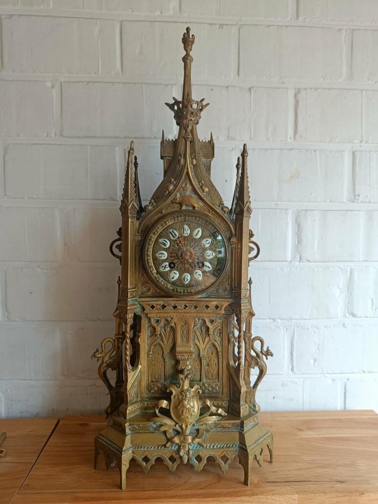 Schouwgarnituur, Enlèvement