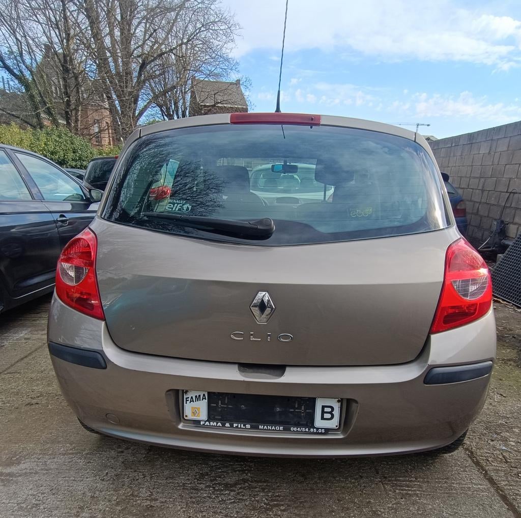 Renault clio 1.2 essence (automatique) 99000kmgarantie, Auto's, Renault, Automaat, Bedrijf, Clio, Te koop