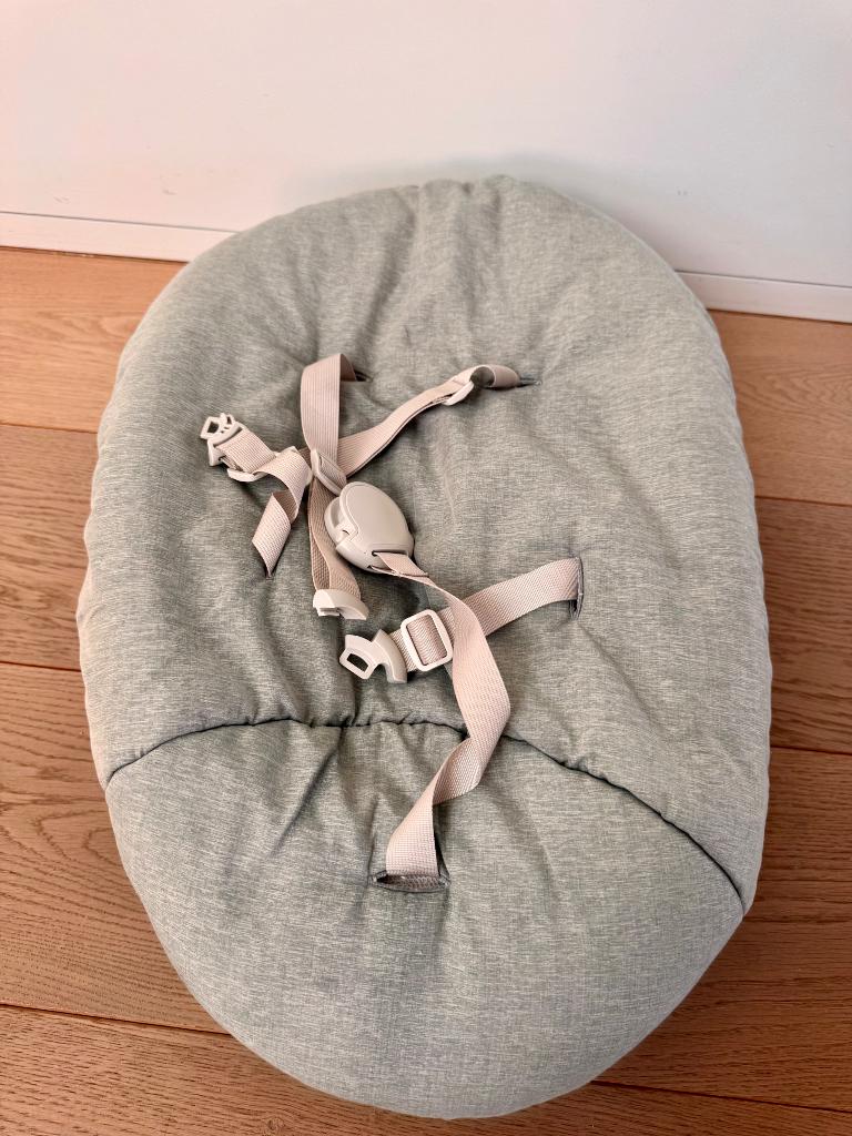 Newbornset Stokke Nomi, Kinderen en Baby's, Kinderstoelen, Ophalen of Verzenden, Zo goed als nieuw, Meegroeistoel
