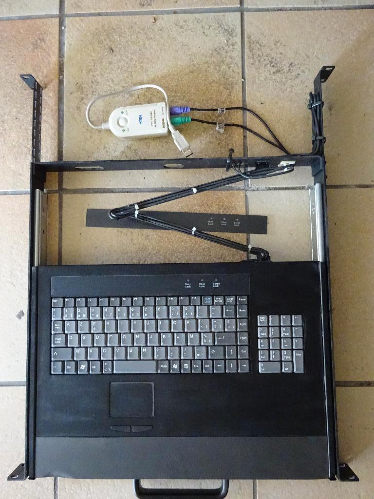 Toetsenbord RackView 1u 19 rack azerty, Computers en Software, Serverkasten, Ophalen of Verzenden, Gebruikt