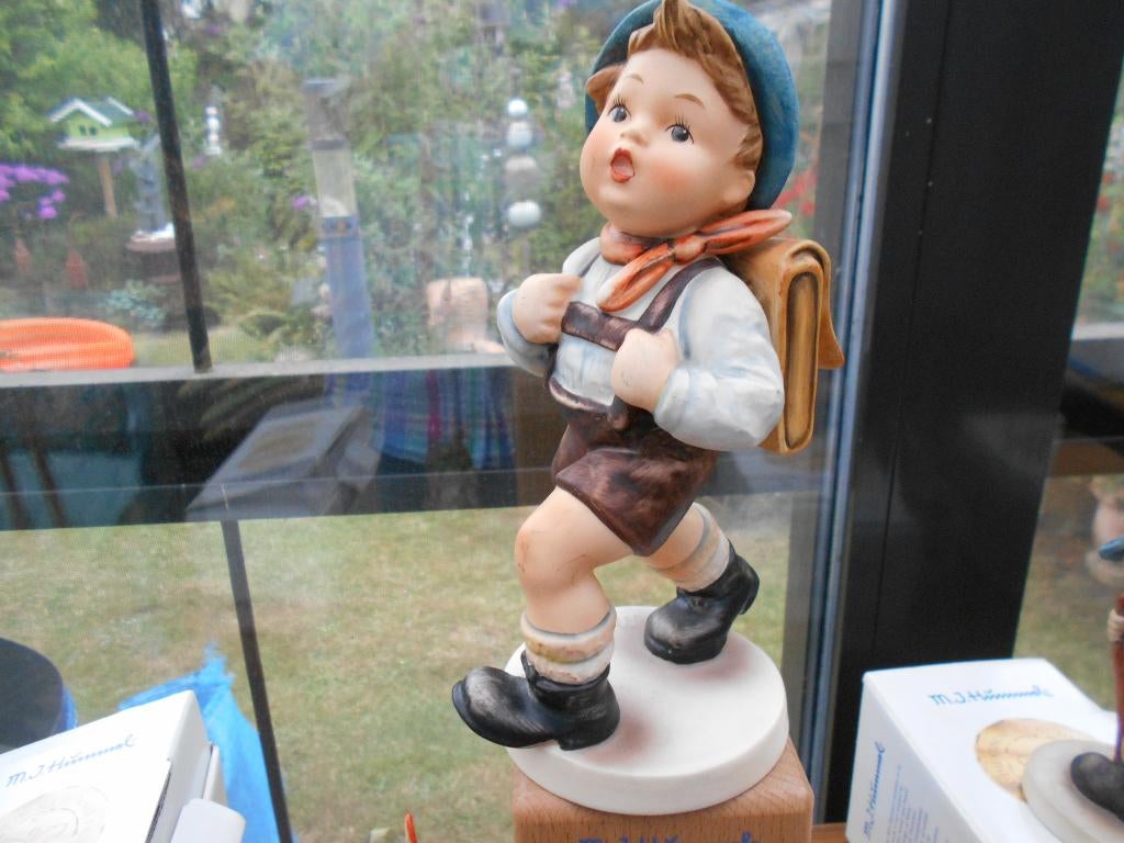 hummel  school jongen 18 cm groot !!, Ophalen of Verzenden, Nieuw, Hummel