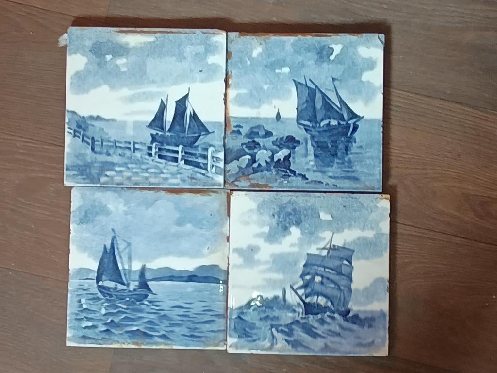 Antieke Nederlandse donkerblauwe geglazuurde keramische tege, Antiek en Kunst, Ophalen of Verzenden