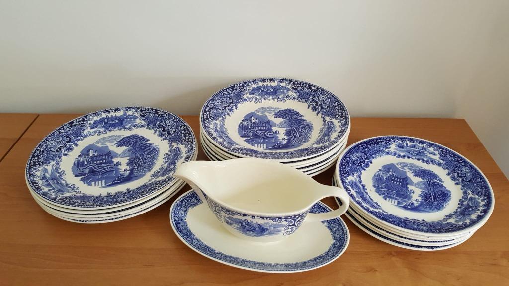 Ensemble Assiettes + Saucière, Ancienne vaisselle, Céramique, Antiquités & Art, Enlèvement